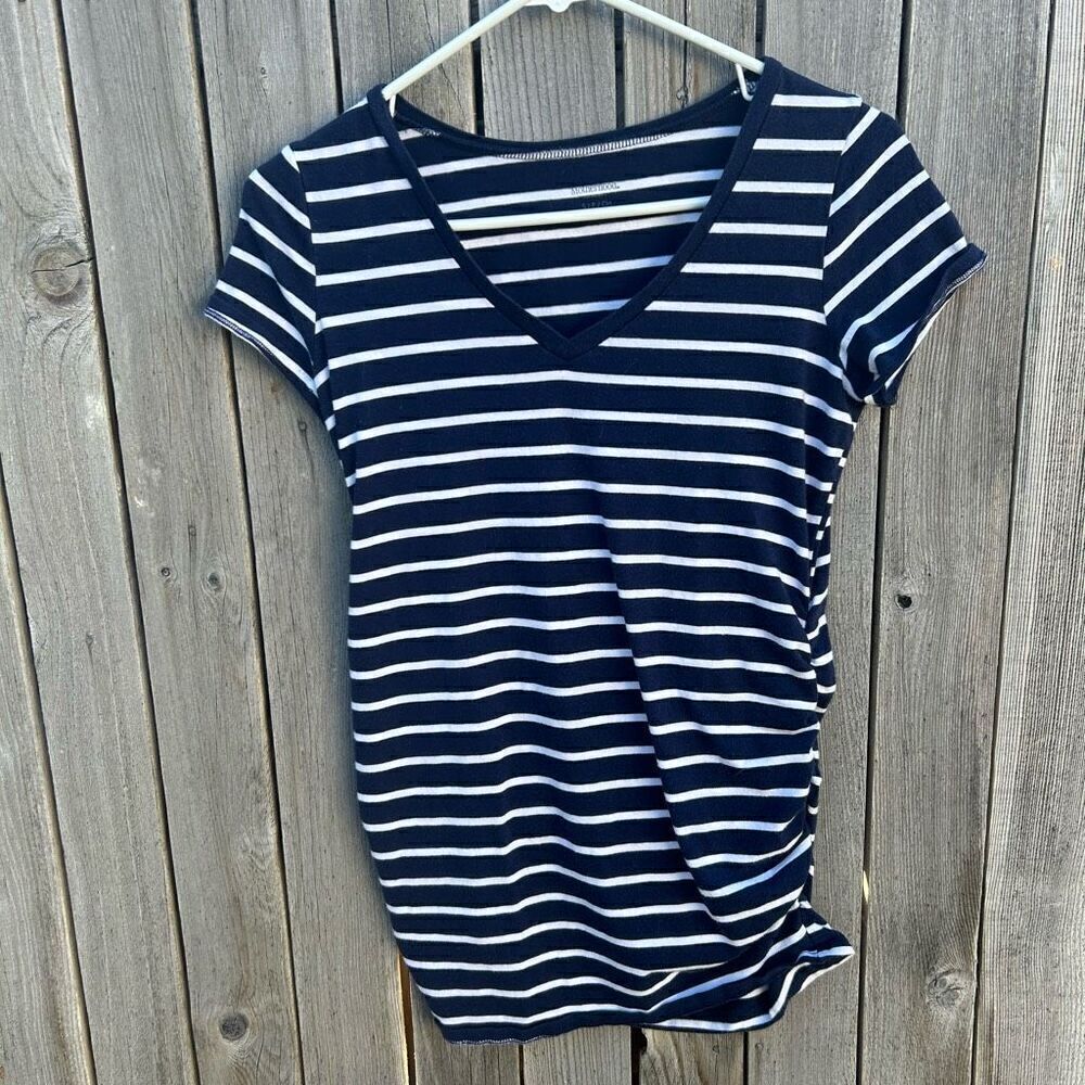 Motherhood Maternity tshirt short sleeve size small